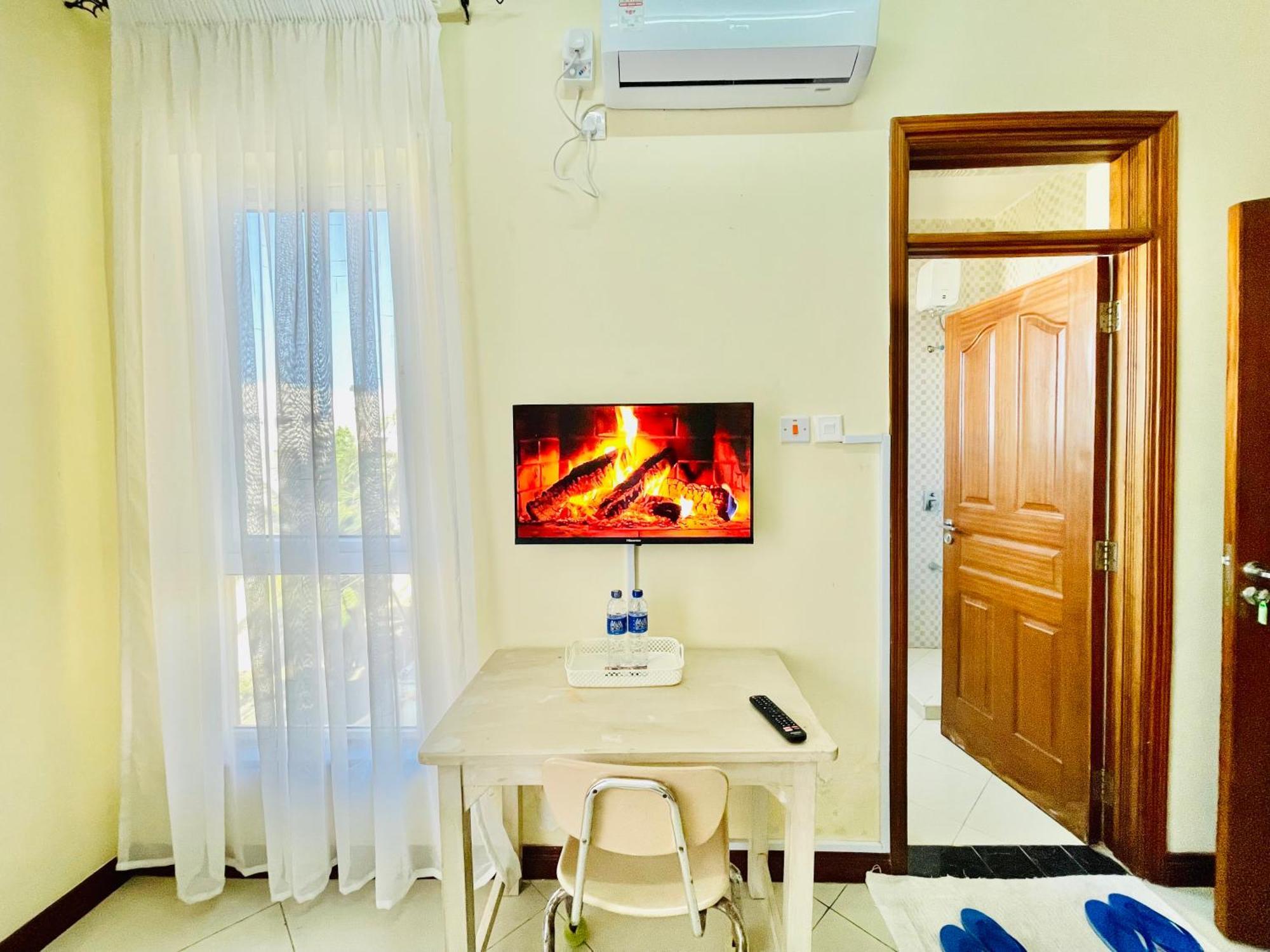 Elna'S Nyali - Work & Unwind - Pool, Sea Views, Ac & Fast Wi-Fi Mombasa Exterior foto