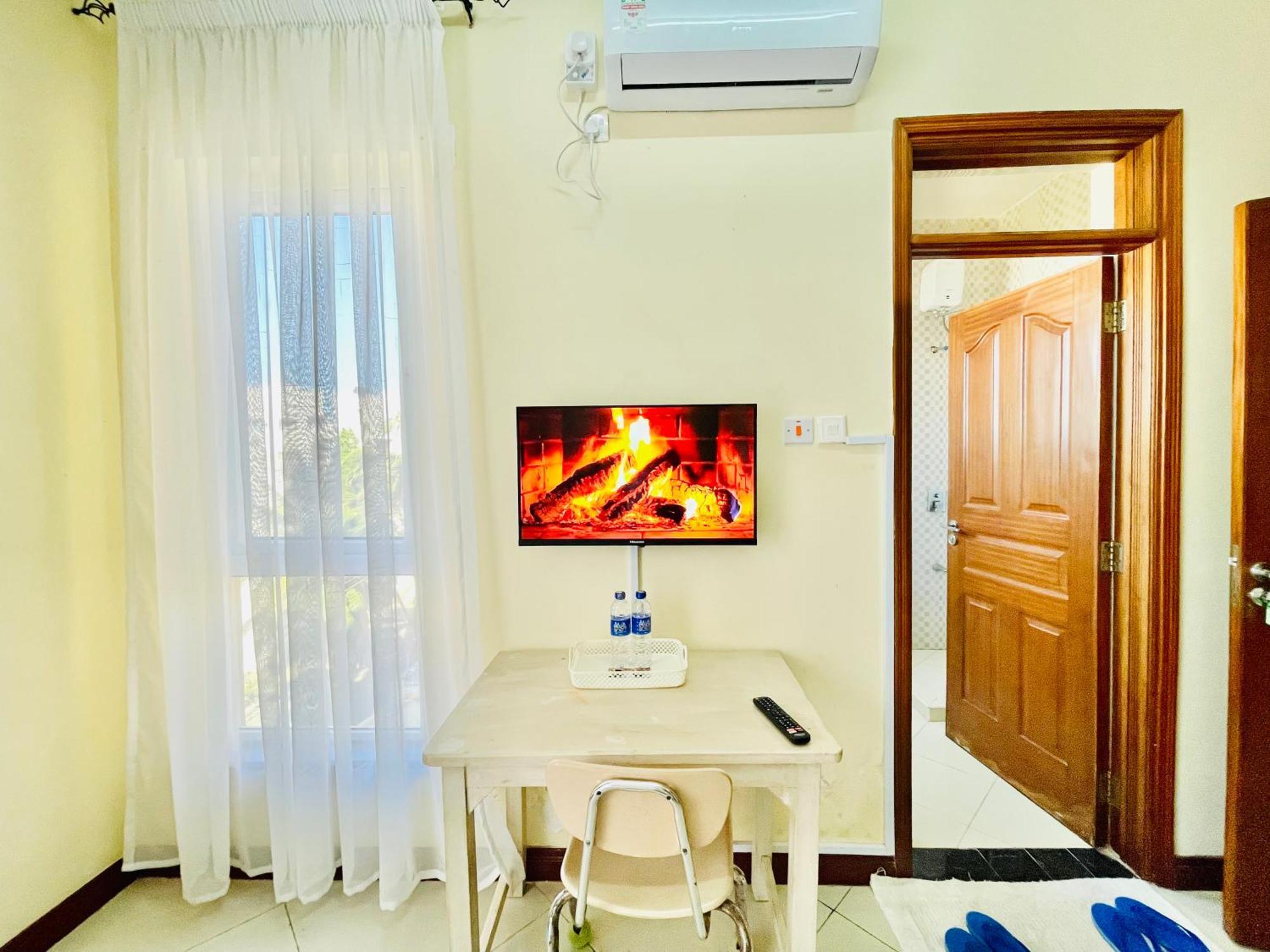 Elna'S Nyali - Work & Unwind - Pool, Sea Views, Ac & Fast Wi-Fi Mombasa Exterior foto