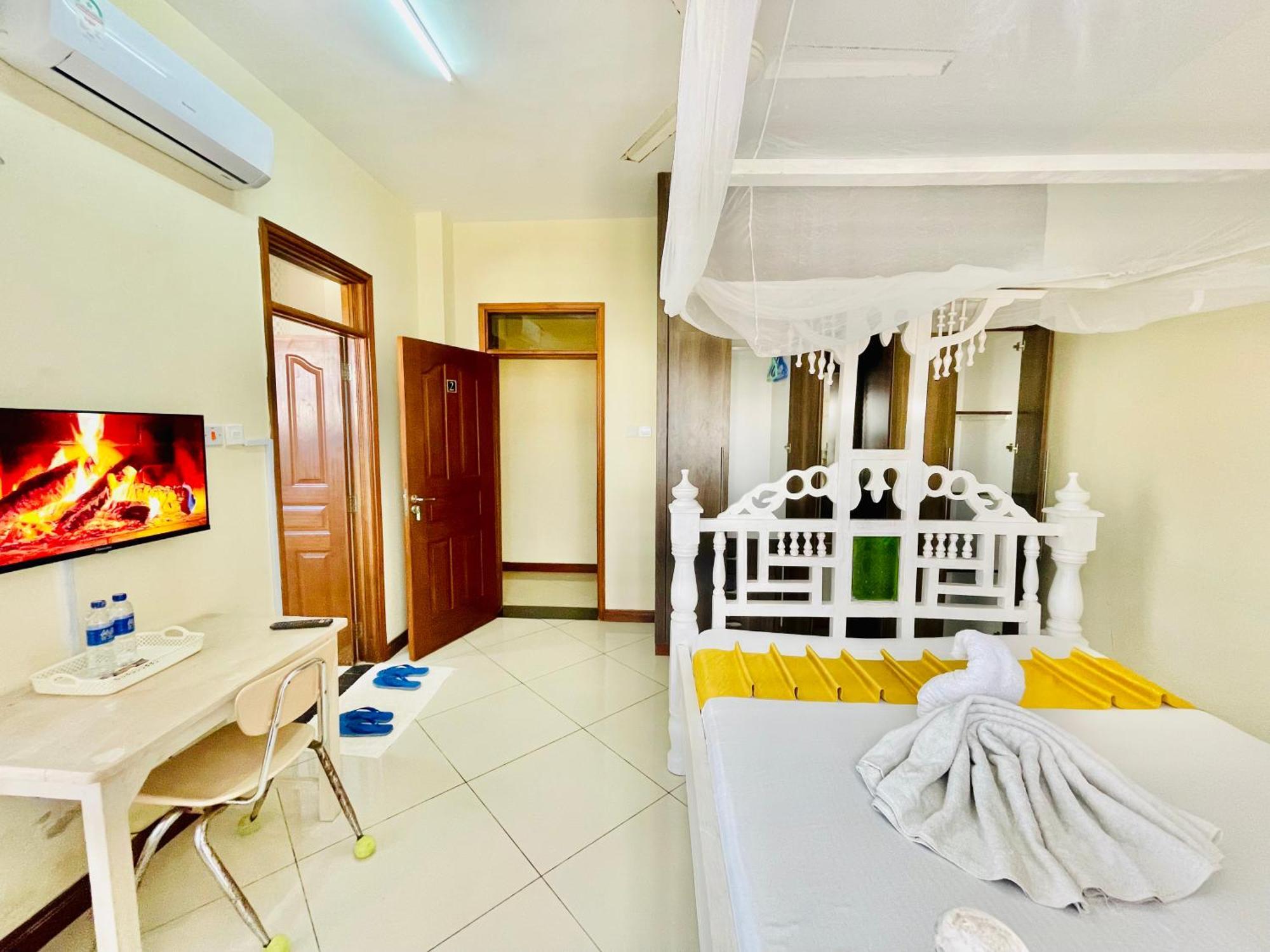 Elna'S Nyali - Work & Unwind - Pool, Sea Views, Ac & Fast Wi-Fi Mombasa Exterior foto