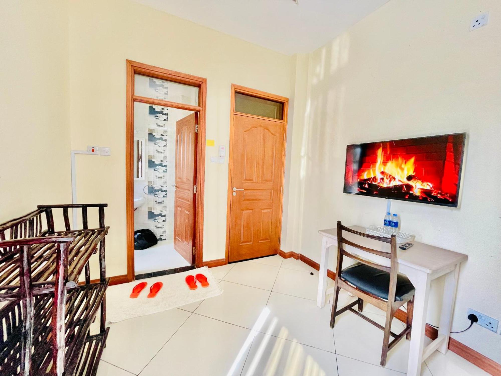 Elna'S Nyali - Work & Unwind - Pool, Sea Views, Ac & Fast Wi-Fi Mombasa Exterior foto