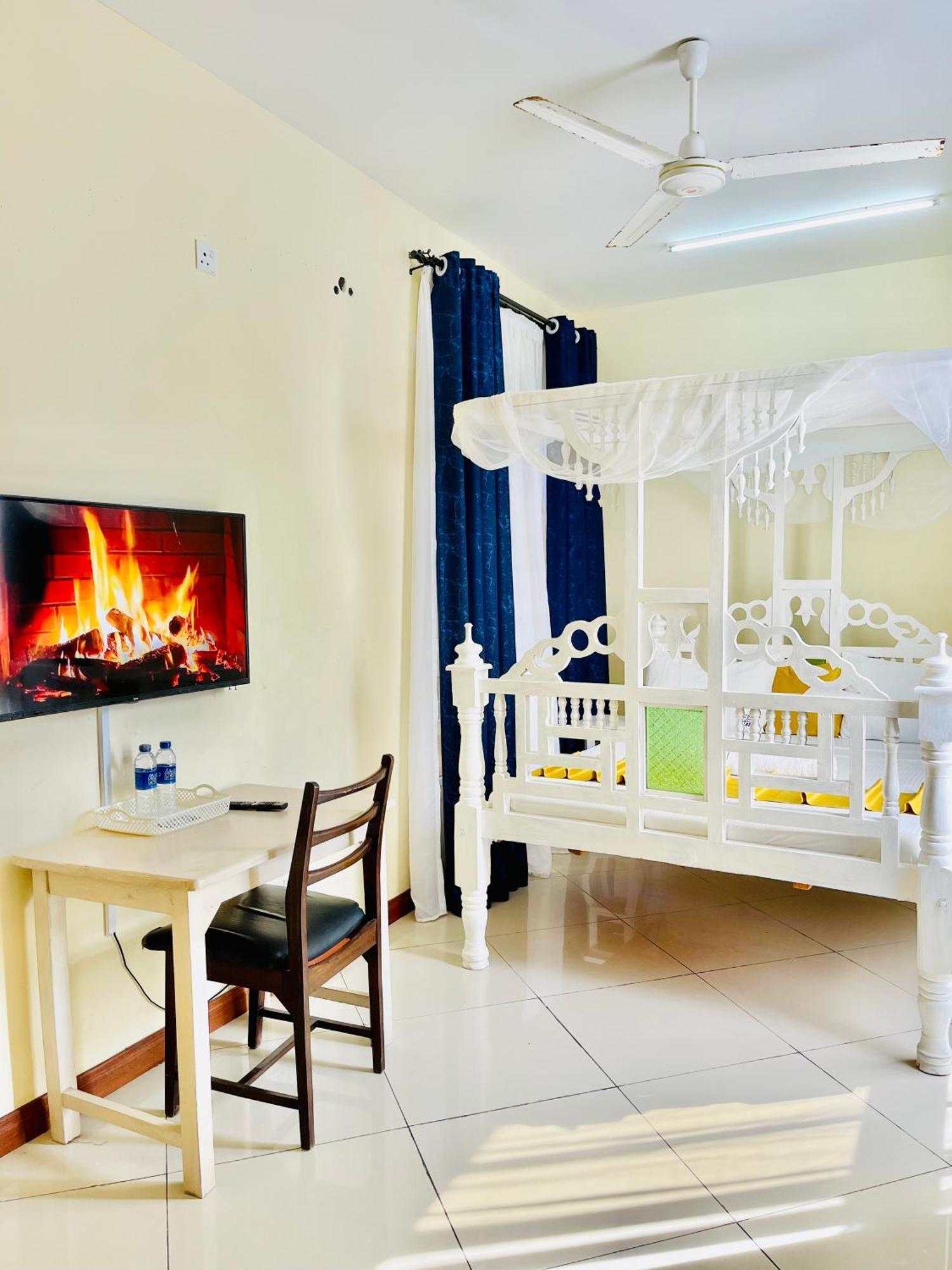Elna'S Nyali - Work & Unwind - Pool, Sea Views, Ac & Fast Wi-Fi Mombasa Exterior foto
