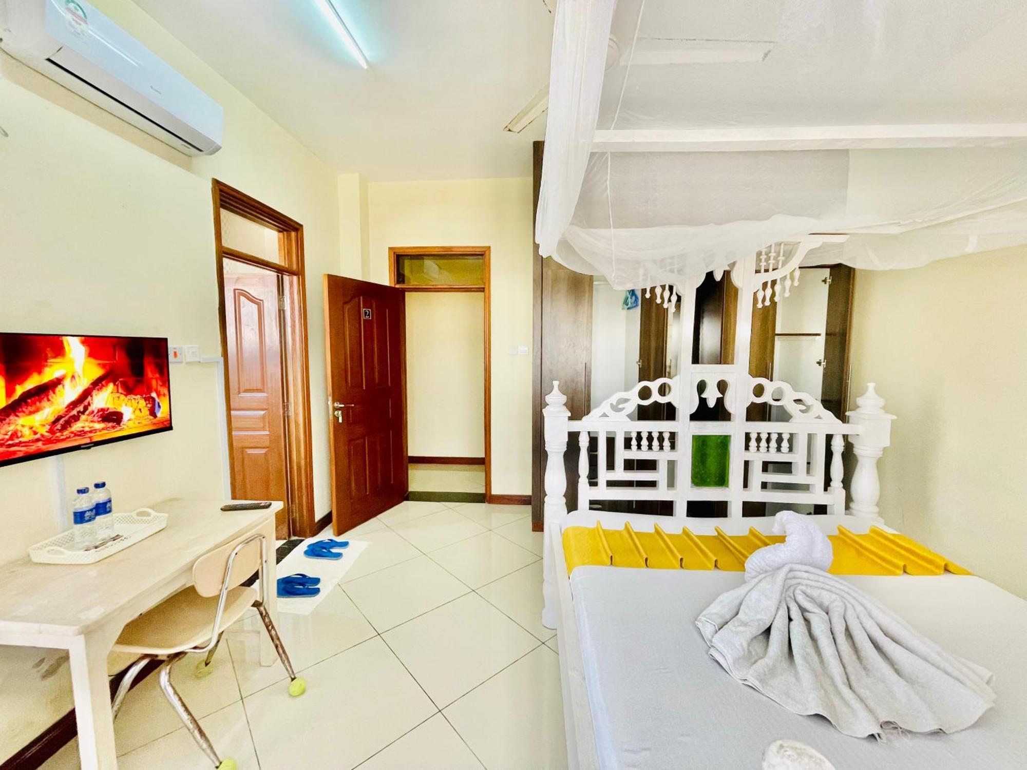 Elna'S Nyali - Work & Unwind - Pool, Sea Views, Ac & Fast Wi-Fi Mombasa Exterior foto