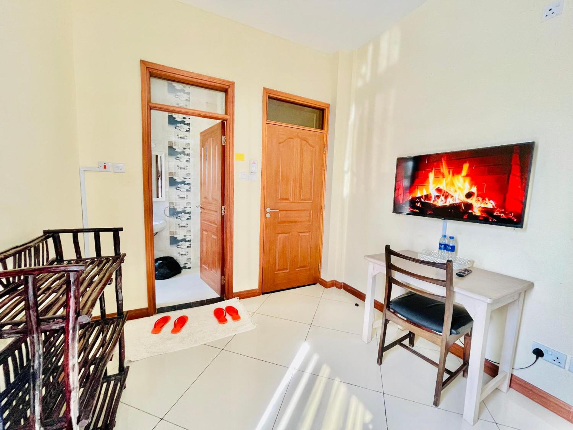 Elna'S Nyali - Work & Unwind - Pool, Sea Views, Ac & Fast Wi-Fi Mombasa Exterior foto