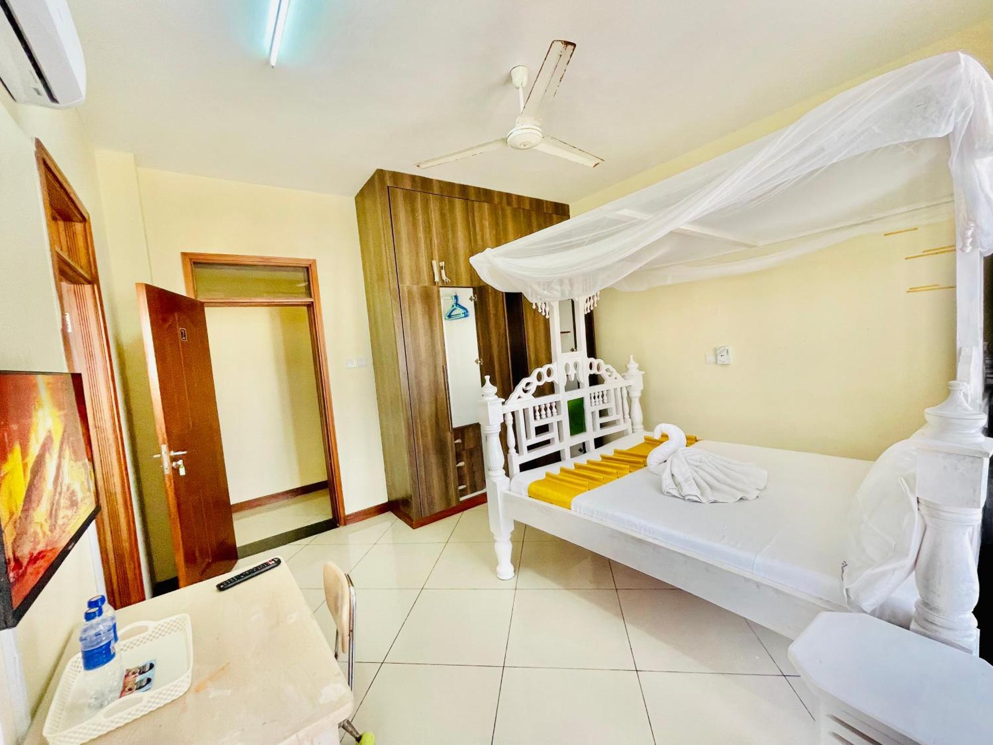 Elna'S Nyali - Work & Unwind - Pool, Sea Views, Ac & Fast Wi-Fi Mombasa Exterior foto