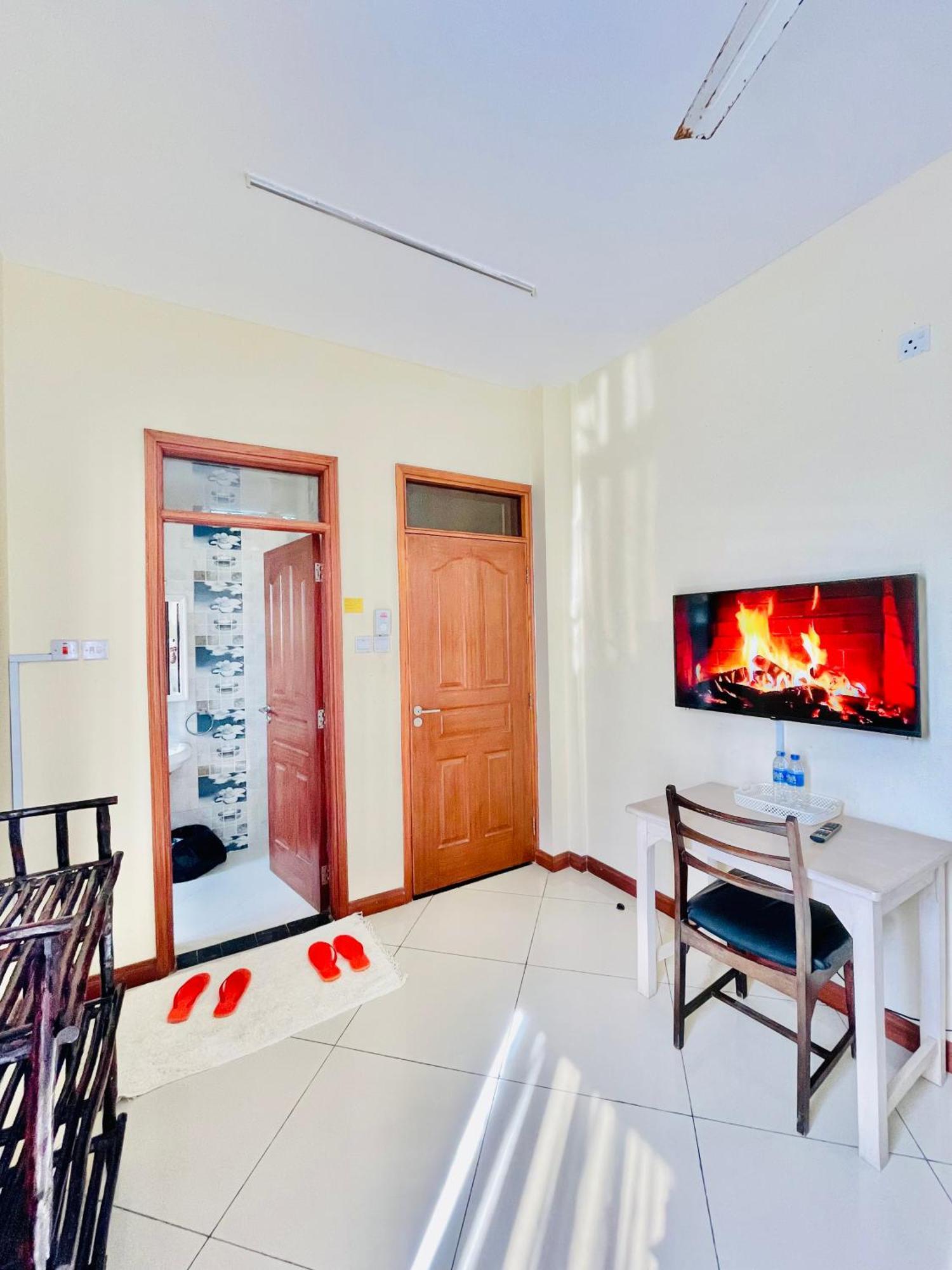 Elna'S Nyali - Work & Unwind - Pool, Sea Views, Ac & Fast Wi-Fi Mombasa Exterior foto