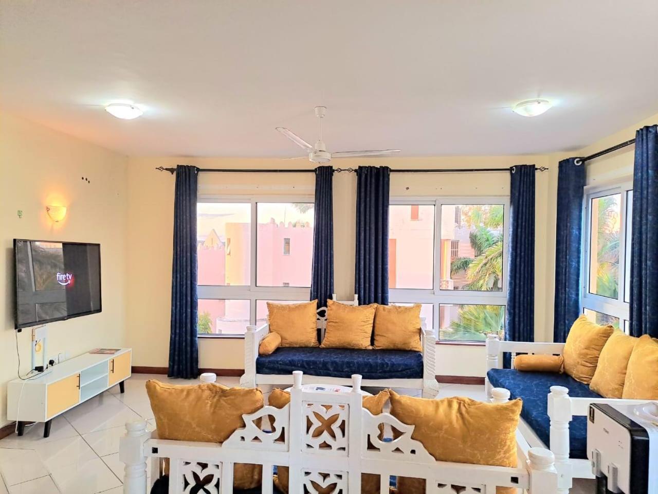 Elna'S Nyali - Work & Unwind - Pool, Sea Views, Ac & Fast Wi-Fi Mombasa Exterior foto