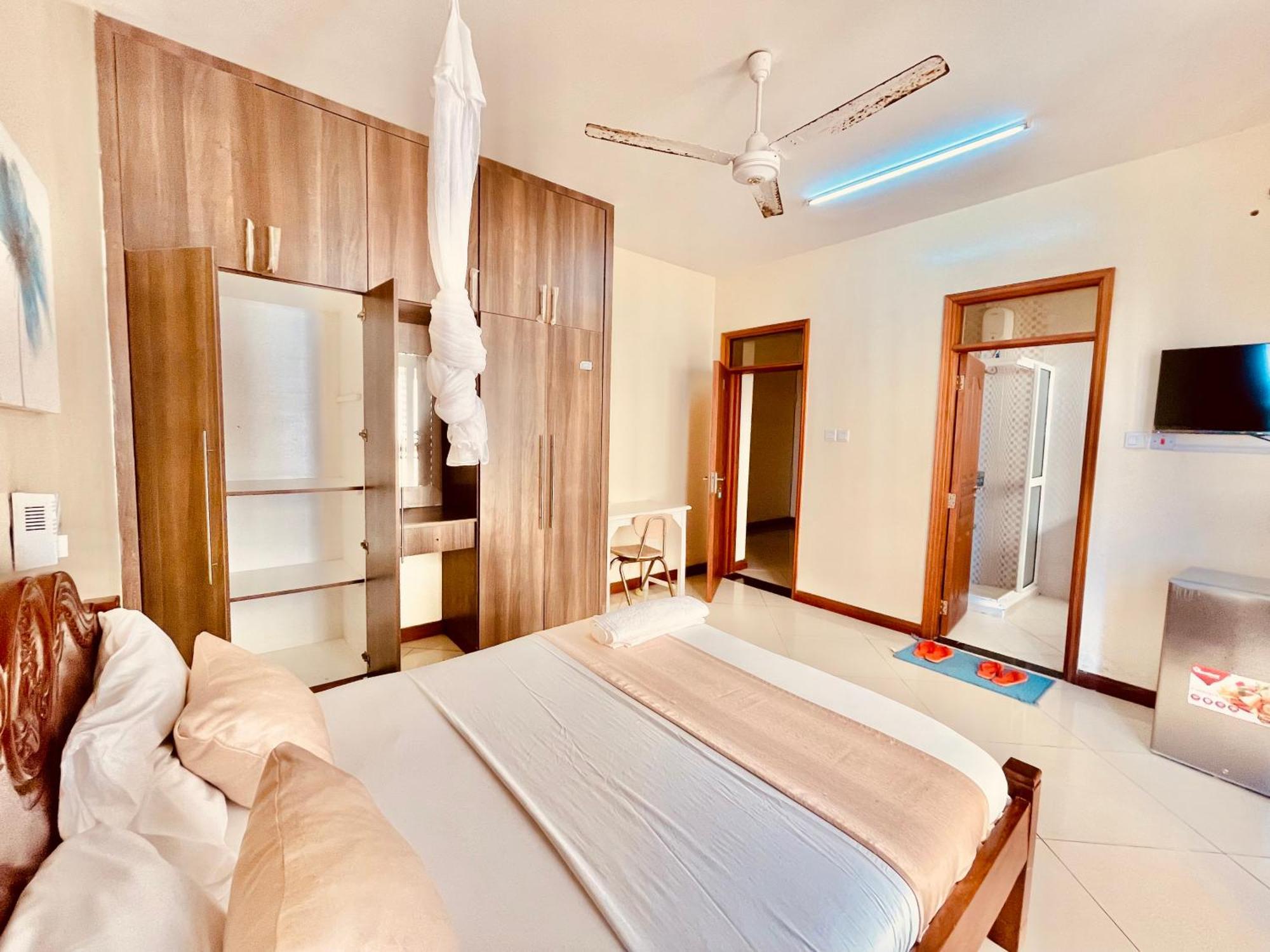 Elna'S Nyali - Work & Unwind - Pool, Sea Views, Ac & Fast Wi-Fi Mombasa Exterior foto